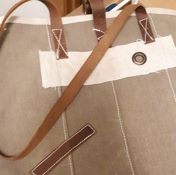 Handbag - Picture 2 of 5